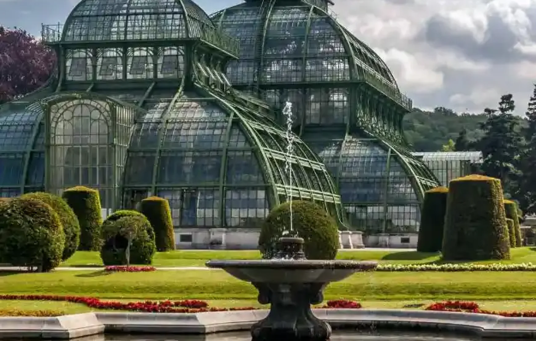 Schönbrunn Palace Tour with Tour Guide and ticket Vienna, Austria Schönbrunn Palace Tour with Tour Guide and ticket Vienna, Austria
