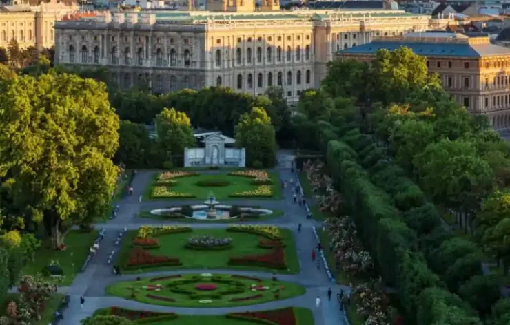 Vienna State Opera Tour & Imperial Vienna Tour with Entrance-tickets