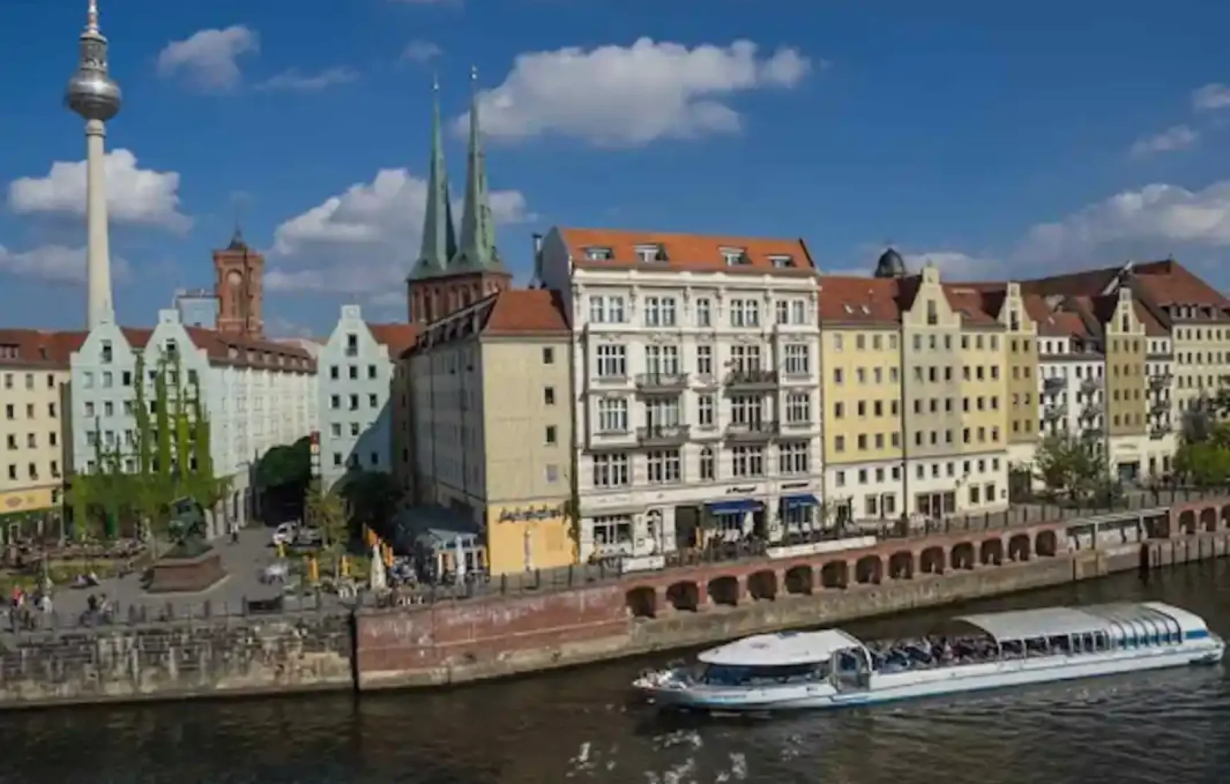 Berlin River Cruise for one-Hour Berlin River Cruise for one-Hour