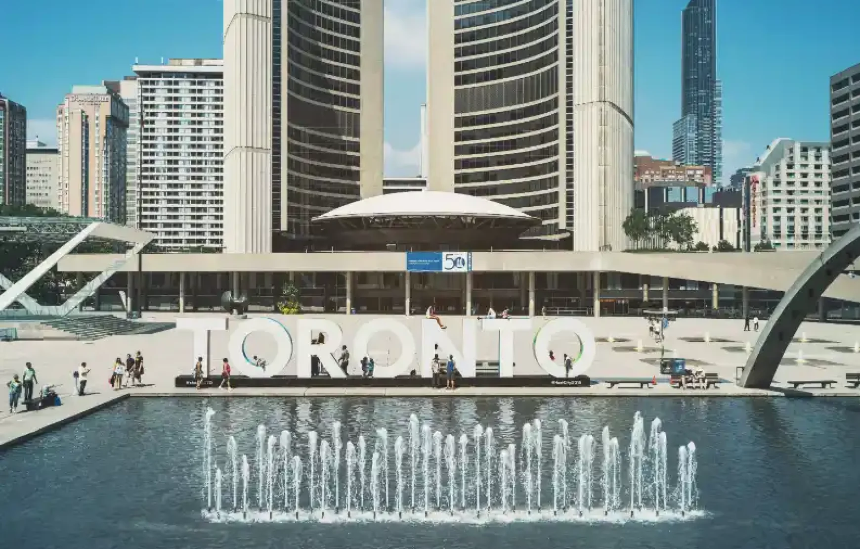 Toronto and Niagara Falls Guided and Self-guided Tour Toronto and Niagara Falls Guided and Self-guided Tour