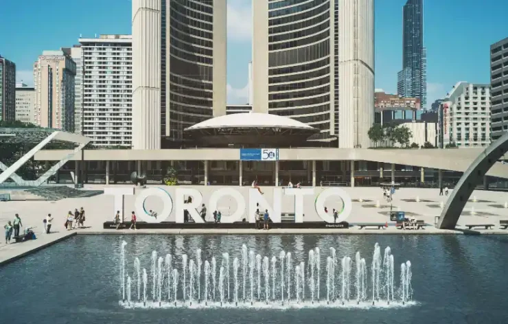 Toronto and Niagara Falls Guided and Self-guided Tour