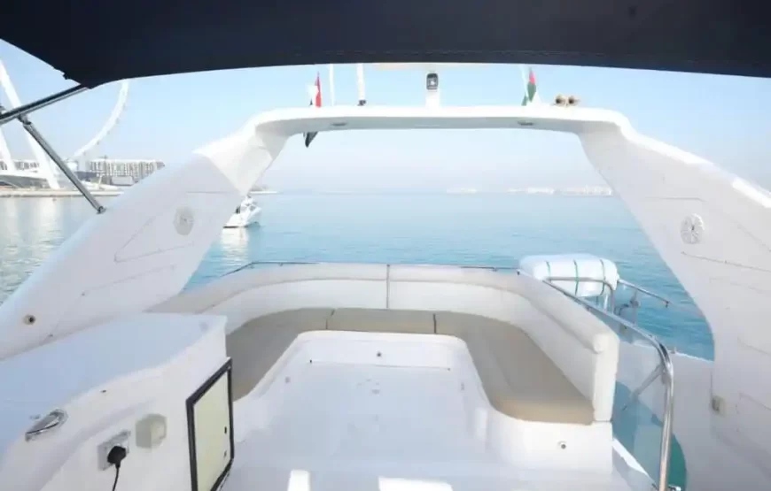 Yacht Rental in Dubai Marina For 1 Hour