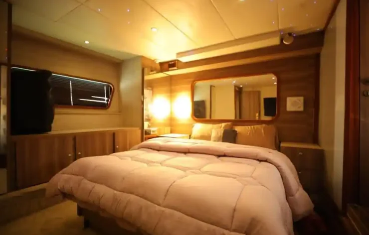 Yacht Rental in Dubai Marina For 1 Hour