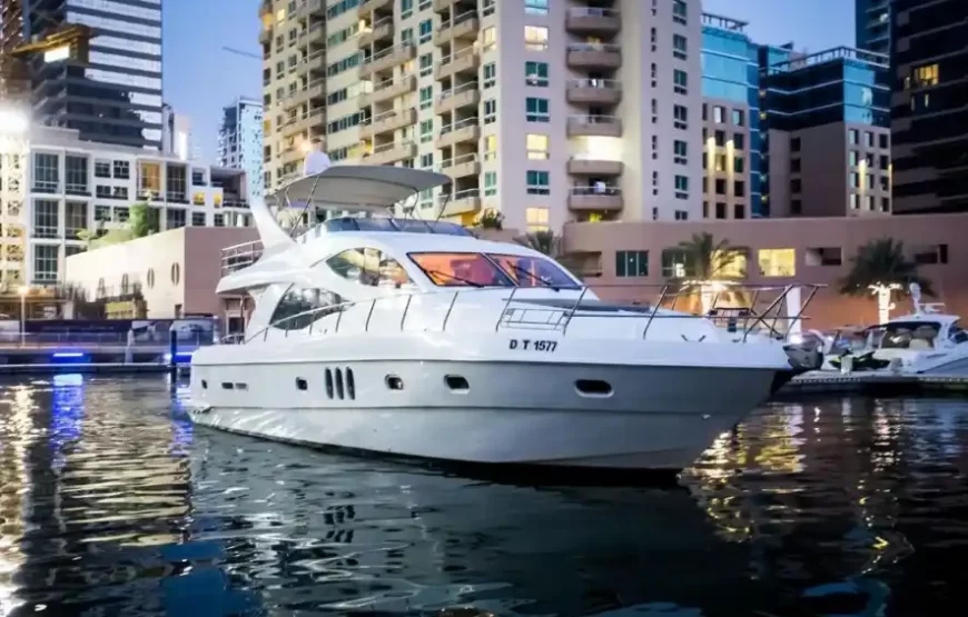 Luxury Yacht Tour in Dubai Marina For One Hour