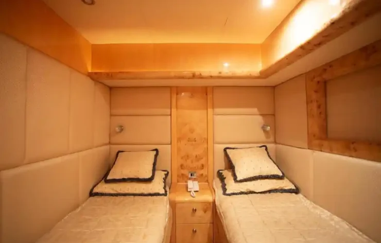 Yacht Tour in Dubai Marina For One Hour