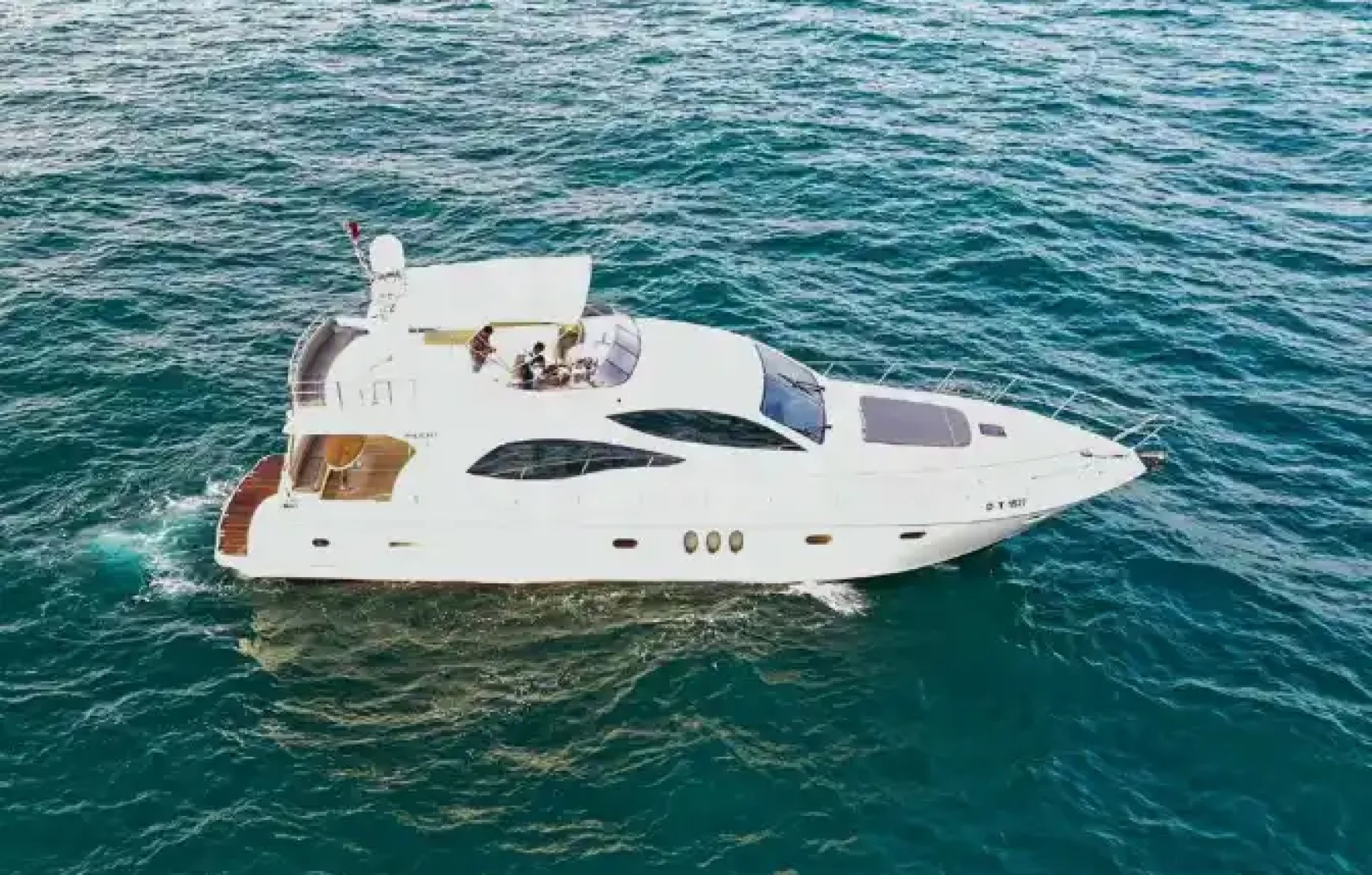 Yacht Tour in Dubai Marina For One Hour Yacht Tour in Dubai Marina For One Hour