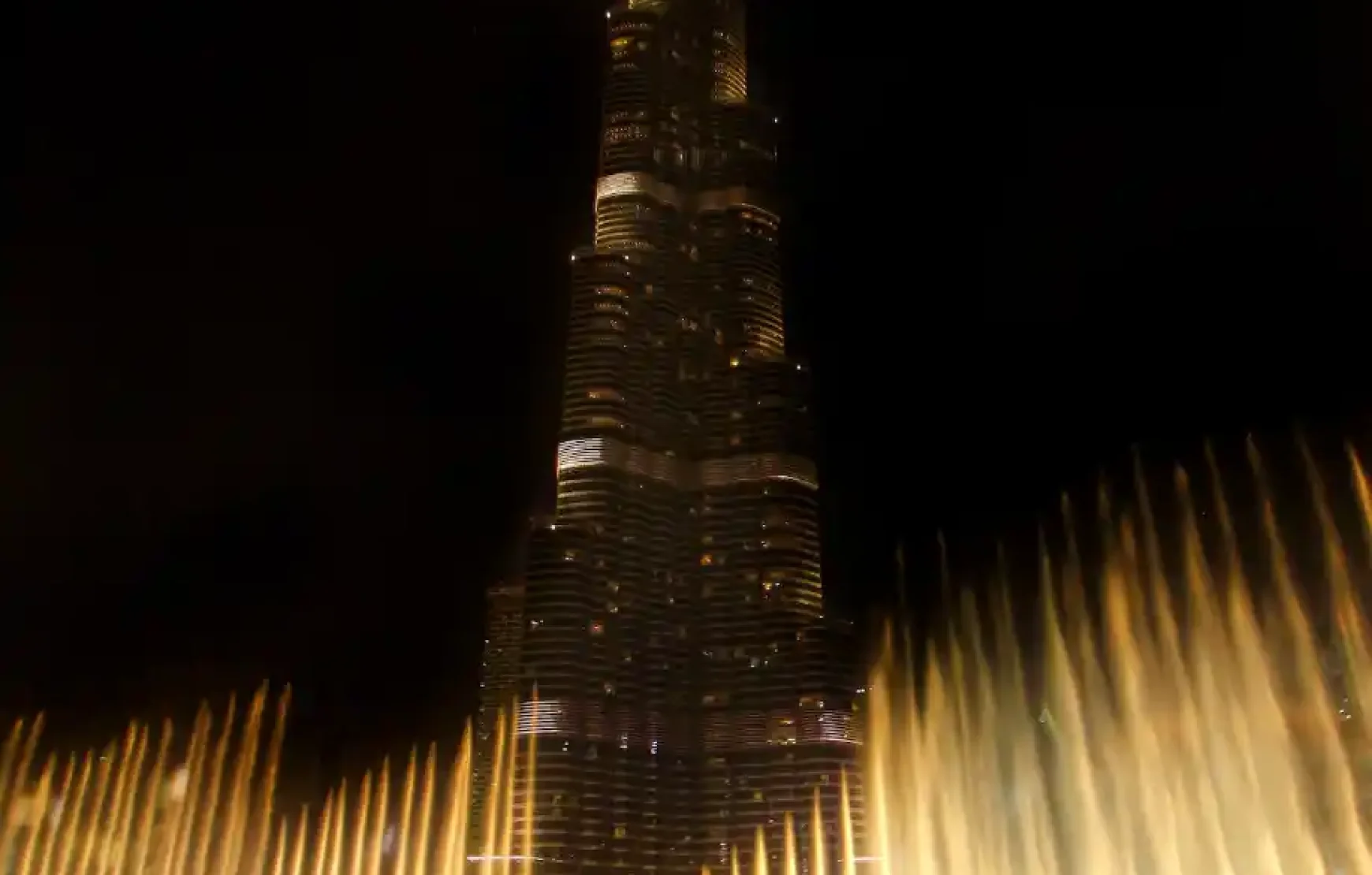 The best way to explore the tallest structure in the world Convenient ticket choices are available for the Burj Khalifa. Standard ticket deals are available to the 124th and 125th floors' At the Top Observation Deck.