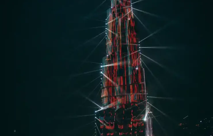 The best way to explore the tallest structure in the world Convenient ticket choices are available for the Burj Khalifa. Standard ticket deals are available to the 124th and 125th floors' At the Top Observation Deck.