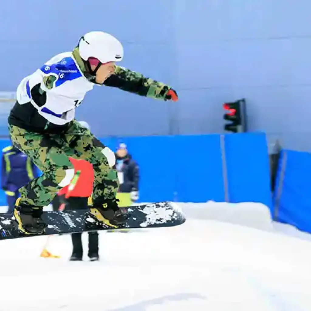 Snow Park – Ski Dubai With a 22,500 square meter indoor ski area, it is a ski resort. The park is maintained at a temperature of between -1 to -4 Celsius all year long. It is a section of Dubai, United Arab Emirates' Mall of the Emirates, one of the largest shopping complexes in the world.