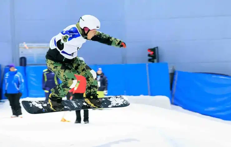 Snow Park – Ski Dubai With a 22,500 square meter indoor ski area, it is a ski resort. The park is maintained at a temperature of between -1 to -4 Celsius all year long. It is a section of Dubai, United Arab Emirates' Mall of the Emirates, one of the largest shopping complexes in the world.