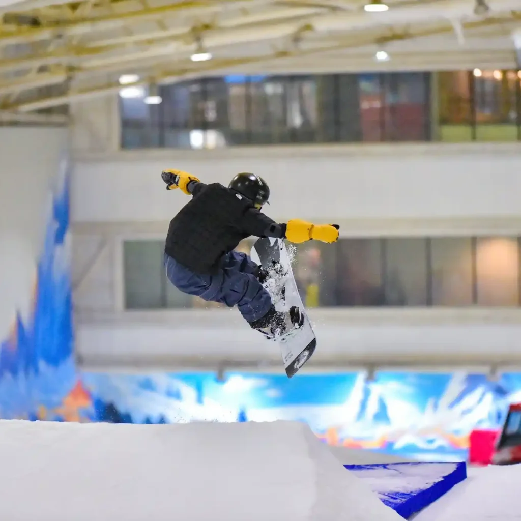 Snow Park – Ski Dubai With a 22,500 square meter indoor ski area, it is a ski resort. The park is maintained at a temperature of between -1 to -4 Celsius all year long. It is a section of Dubai, United Arab Emirates' Mall of the Emirates, one of the largest shopping complexes in the world.