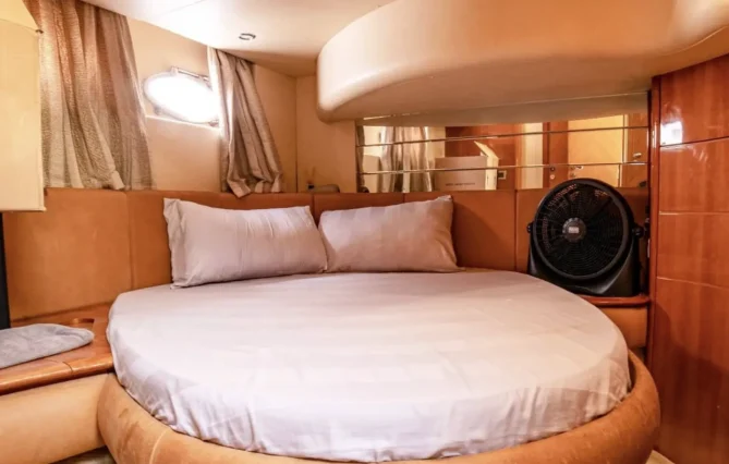 luxury yacht rental dubai 21