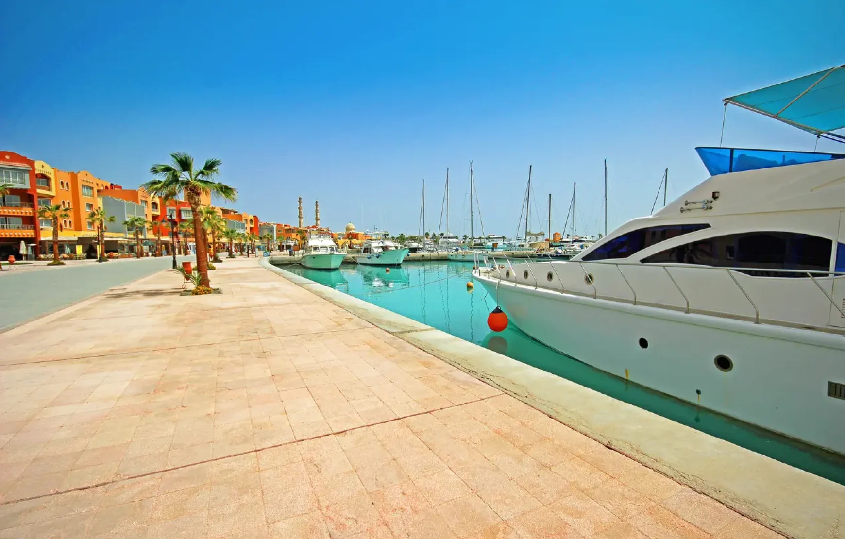 luxury yacht rental dubai 23