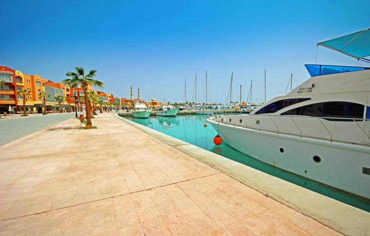 luxury yacht rental dubai 23