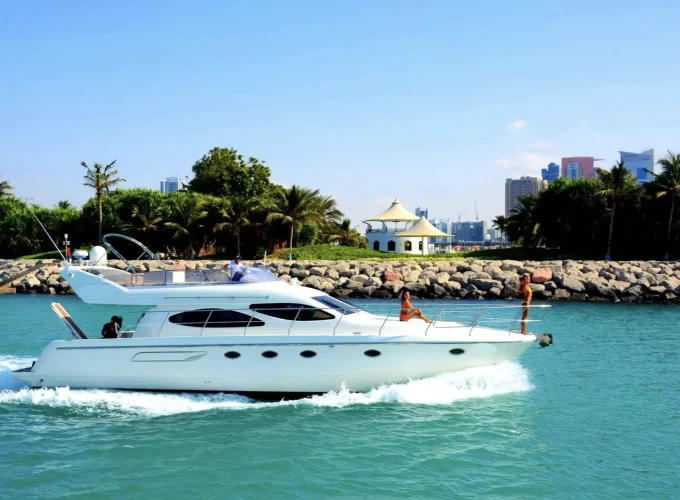 Dubai Yacht Rental, 7 Dubai Boat Tour, Dubai Luxury Yacht Charter HR